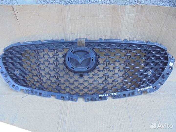 Решетка переднего бампера Mazda CX30