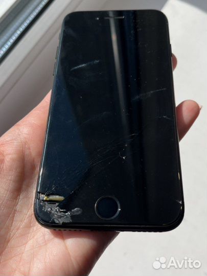Телефон iPhone 7