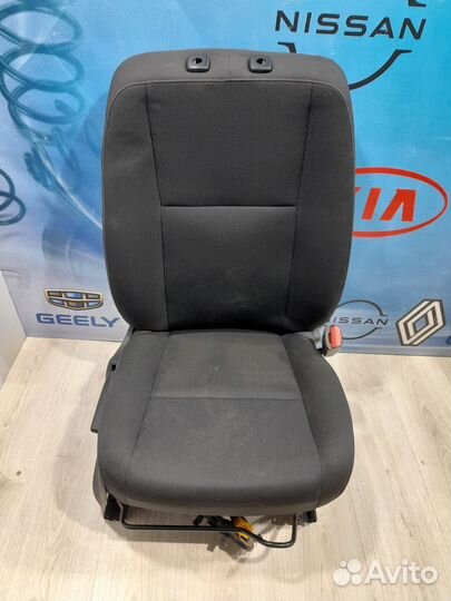 Сиденье кресло переднее Renault fluence Лев, Прав