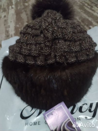Шапка женская вязаная с норкой