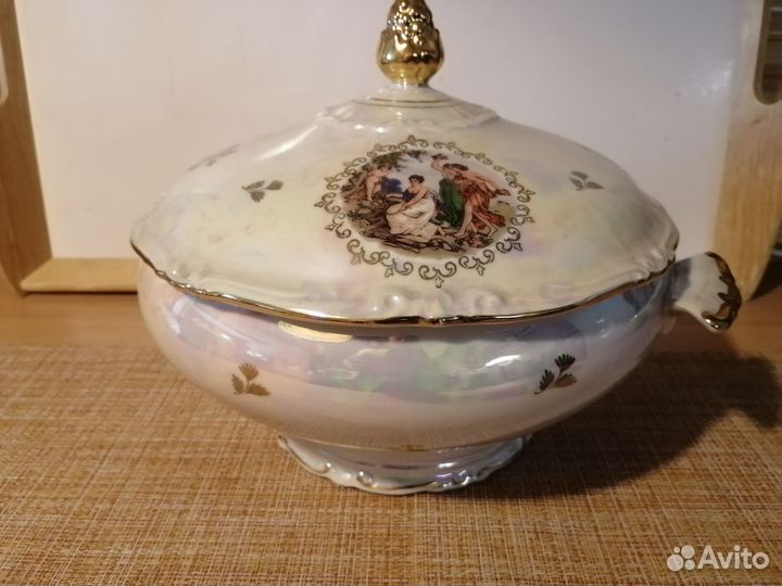 Столово-чайный фарфоровый сервиз