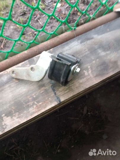 Подушка задней опоры двигателя ваз