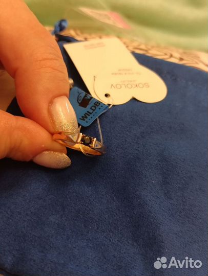 Золотое кольцо с сапфиром синий