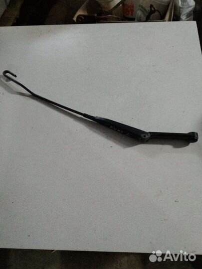 Поводок дворника левый правый Audi A4 B5