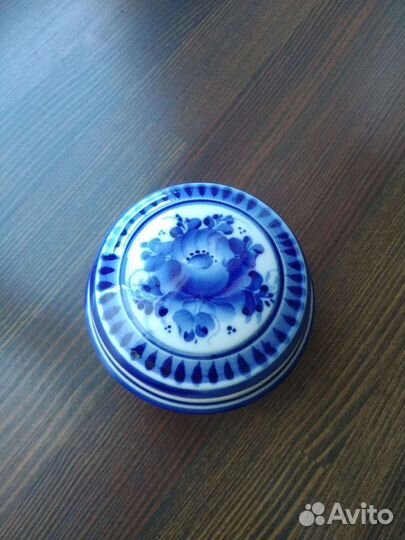 Шкатулка круглая Гжель