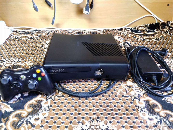 Xbox 360 slim 500Gb Freeboot+100 игр (Прошитый)