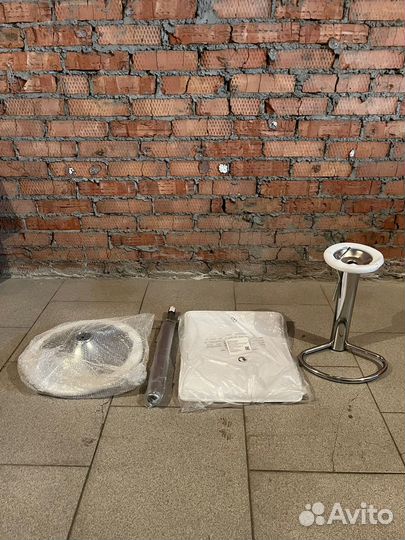 Продам Барный стул Barneo N-38 Latina белая кожа