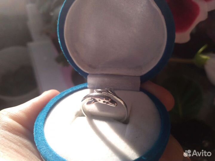 Серебряное кольцо с дельфином, вес 1.90 грамм