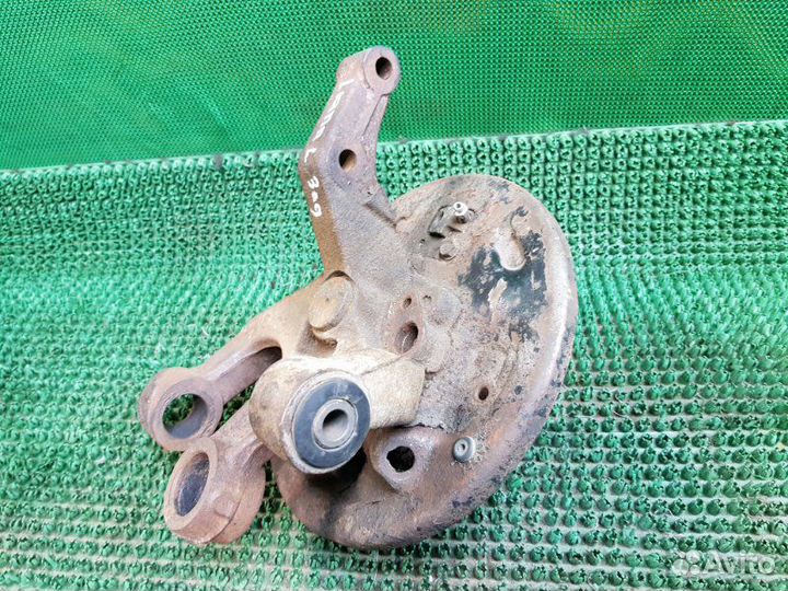 Кулак цапфа задний левый Suzuki Liana ER M16A