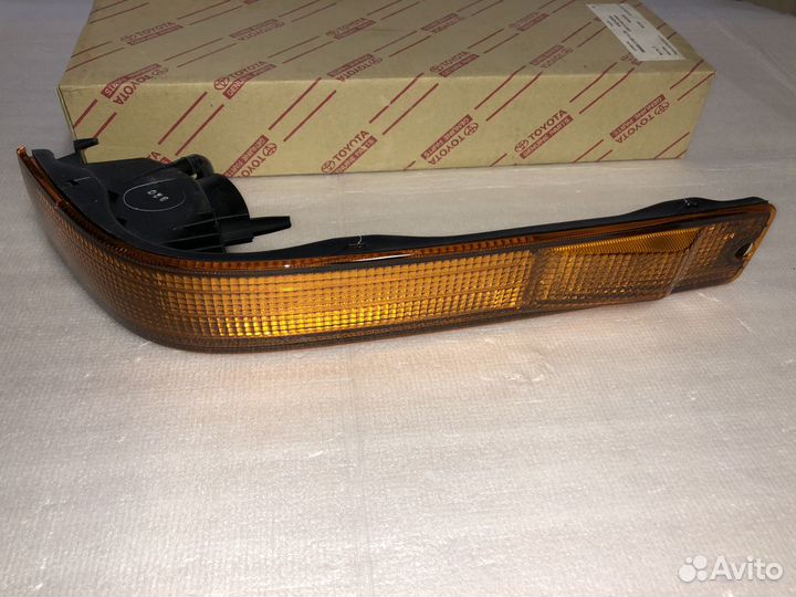 Поворотник левый toyota toyoace 8152187014