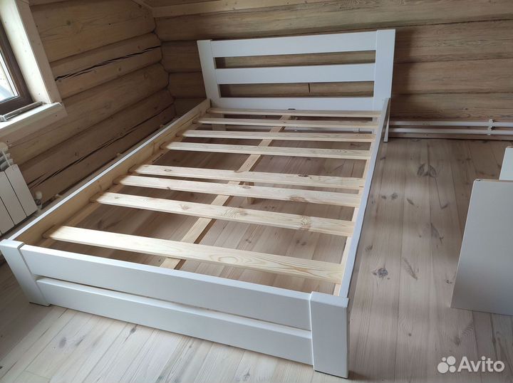 Кровати из массива дерева