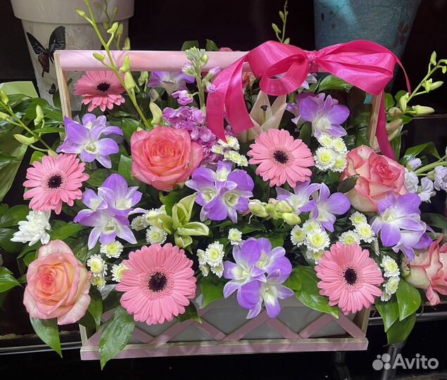 Живые цветы, букеты, тюльпаны