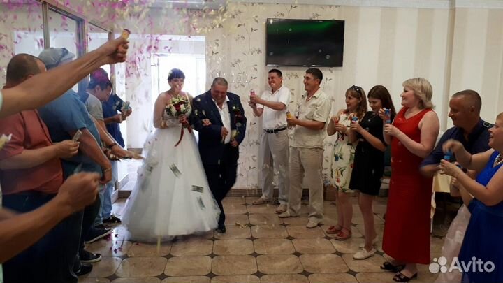 Тамада (ведущий) и ди джей