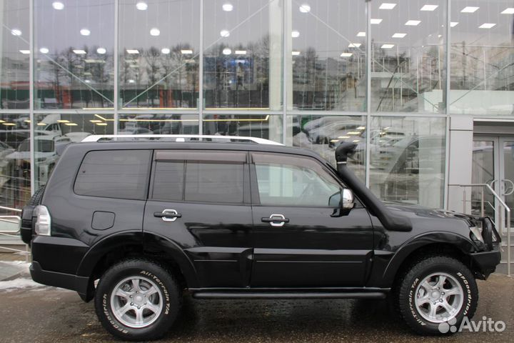 Mitsubishi Pajero 3.2 AT, 2008, 270 121 км