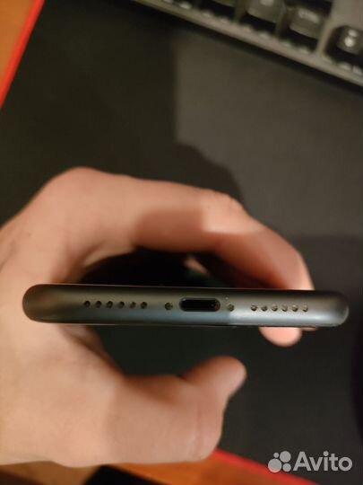 Телефон iPhone 11