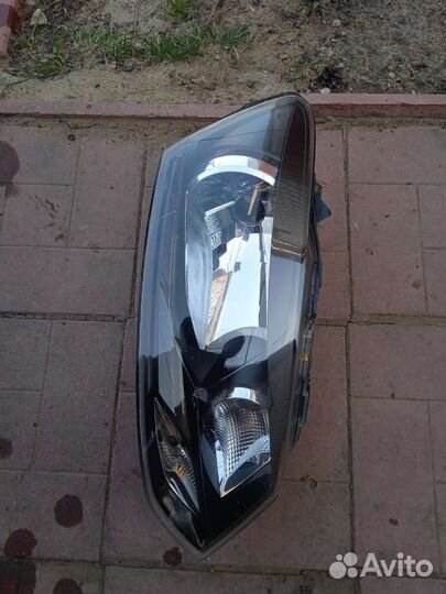 Правая фара Фольксваген Поло