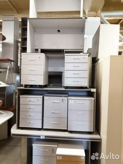 Столы и тумбы