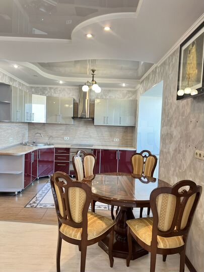 3-к. квартира, 90 м², 12/14 эт.