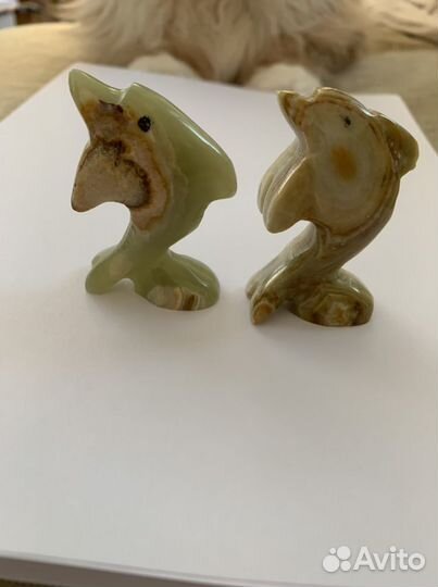 Фигурки из оникса. Рыбы