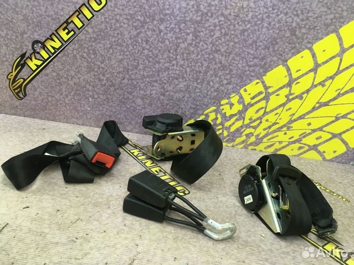 Ремень безопасности задний Шкода Октавия 1997-2011