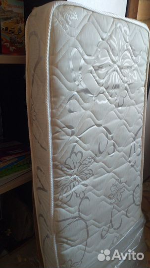 Продам матрас в детскую кроватку