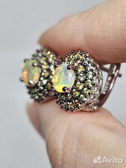 Серебряные серьги с опалами и сапфирами