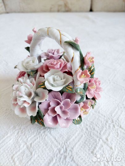 Корзина с цветами фарфор