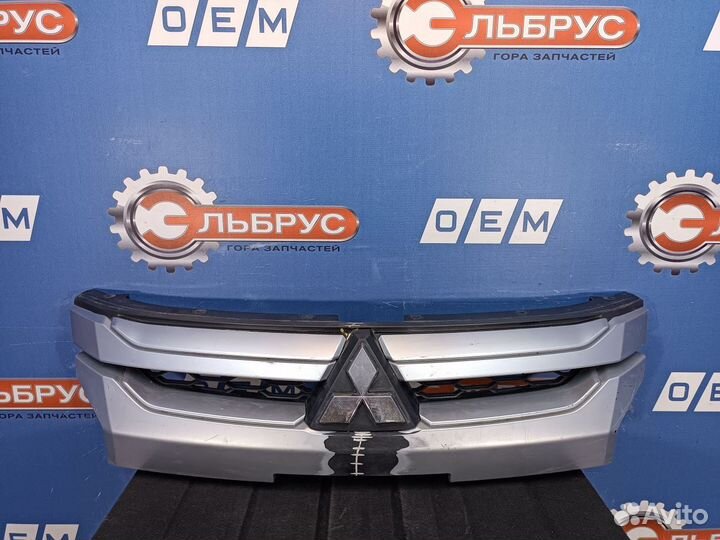 Решетка радиатора Mitsubishi L200 5 2015-2023