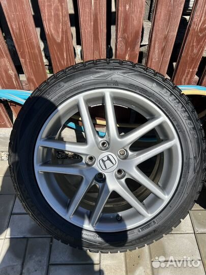 Dunlop SP Winter Maxx WM01 215/55 R17