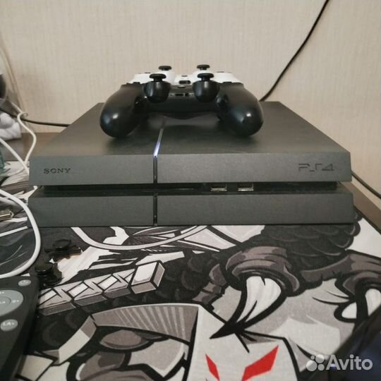 Sony PS4 500 gb 3 игры в подарок