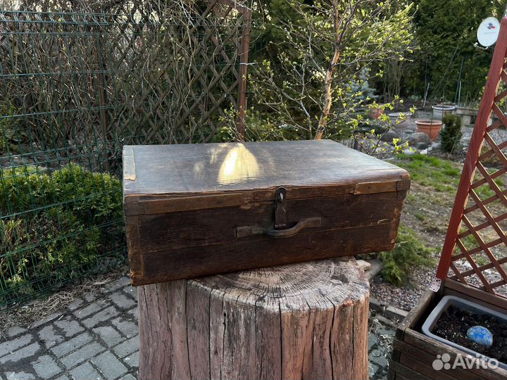 Старинный сундук каретный чемодан