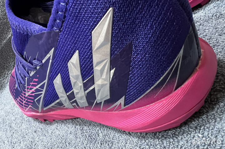 Бутсы сороконожки adidas predator