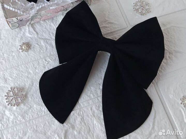 Большой бант на заколке