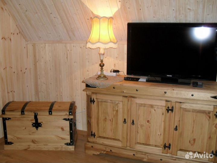 Сундук деревянный