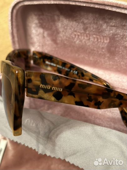 Солнцезащитные очки женские Miu Miu