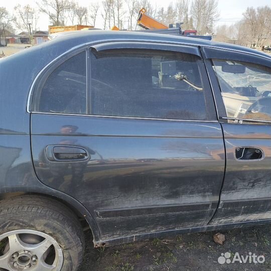 Дверь toyota corona правая задняя