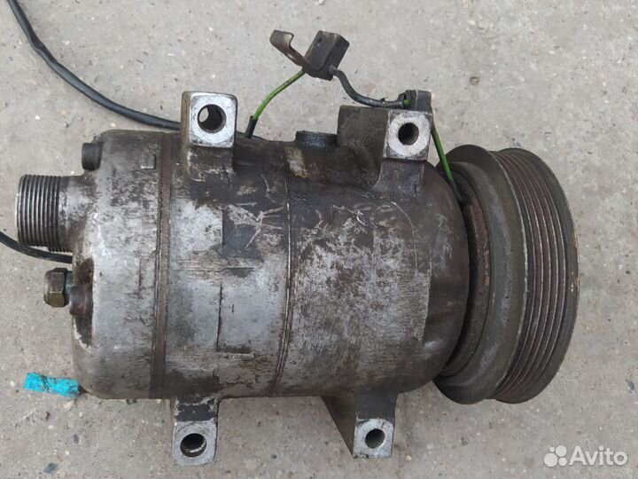 Компрессор кондиционера Audi VW 1,6 1,8 8D0260805D