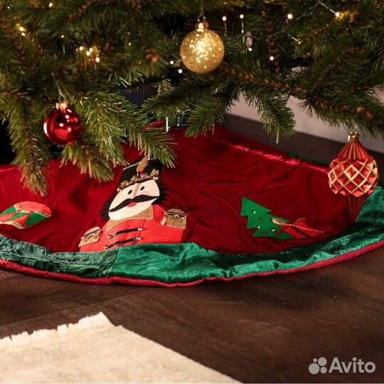 Красная гирлянда на новый год и день влюблённых