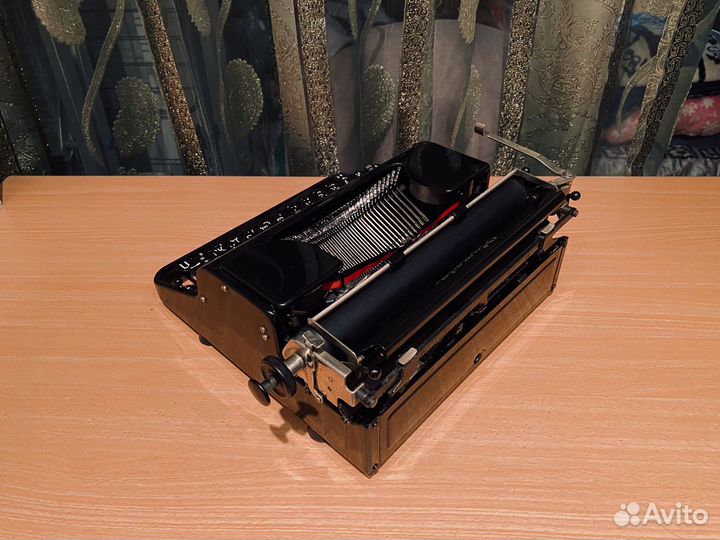 Печатная / пишущая машинка 