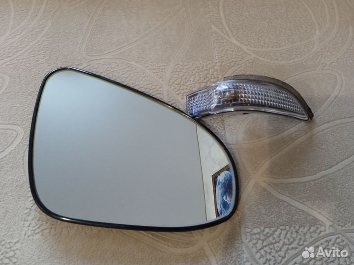 Боковое зеркало toyota