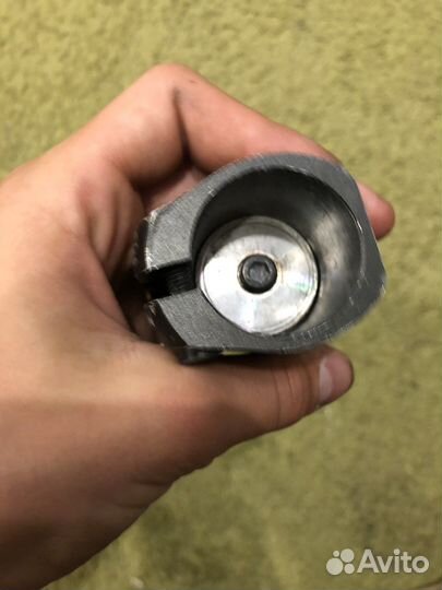 Руль и зажим