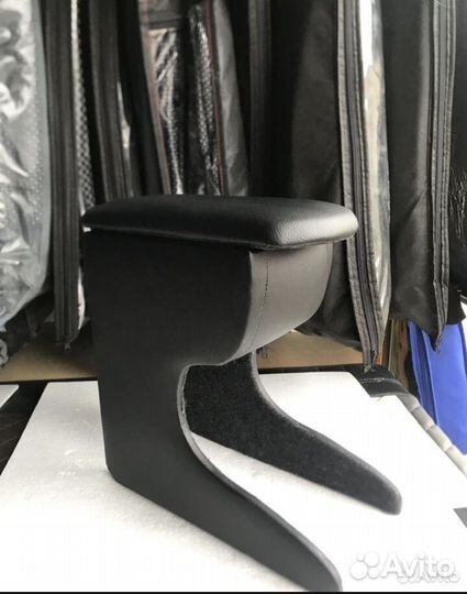 Подлокотник на Киа Спектра