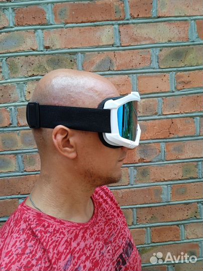 Очки спортивные