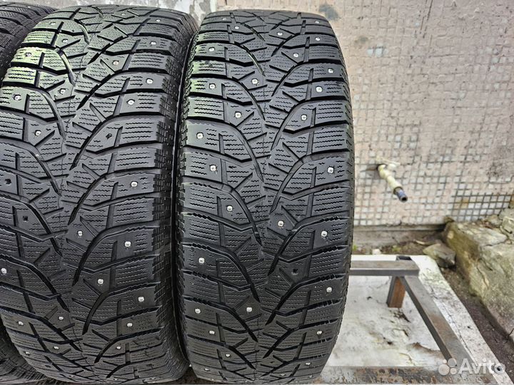 Bridgestone Blizzak Spike-02 205/60 R16 92T