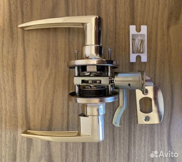 Ручка-защелка.Дверн. ручка.Накладной,врезной замок