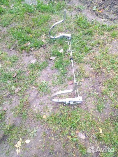 Продам петли крышки багажника на Шевроле Кобальт