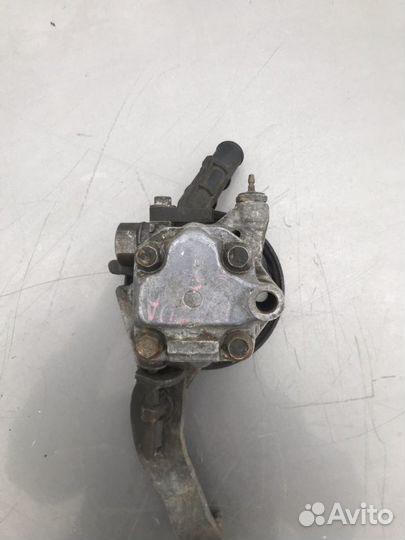 Насос гур Mazda Z5 323 Familia