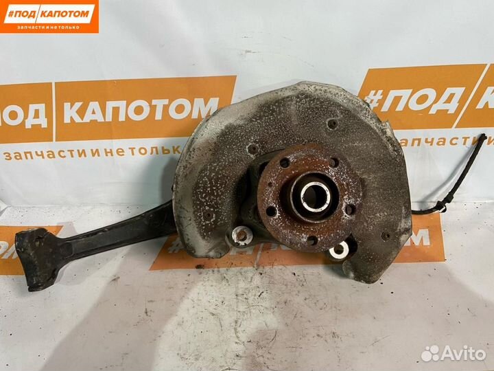 Кулак передний правый Audi A4 B8/8K 2010