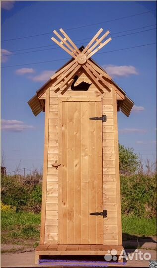 Уличный туалет деревянный HME561