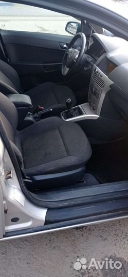 Opel Astra 1.6 МТ, 2008, 270 000 км